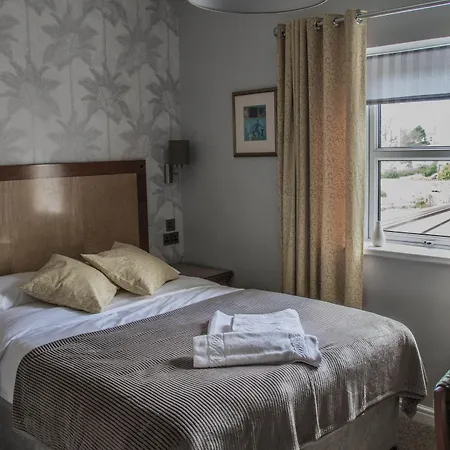 The Lion And The Lamb Seascale