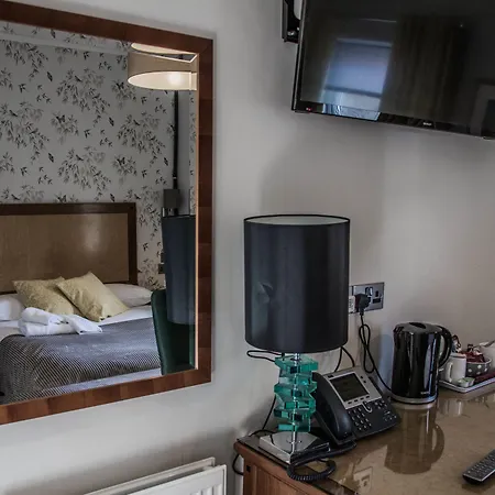 Inn The Lion And The Lamb 4*