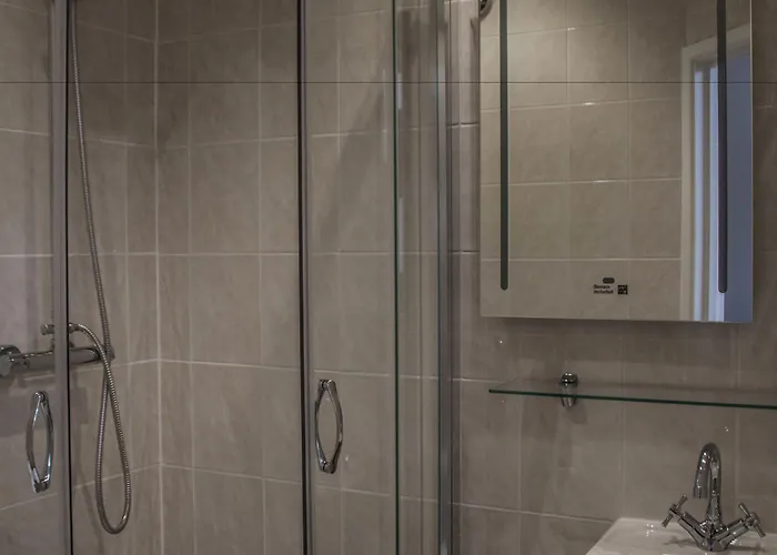 The Lion And The Lamb Inn 4*